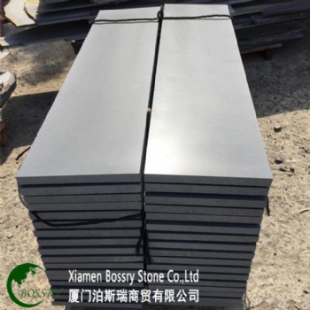  China Factory Supply Hainan Gray Basalt Stair	